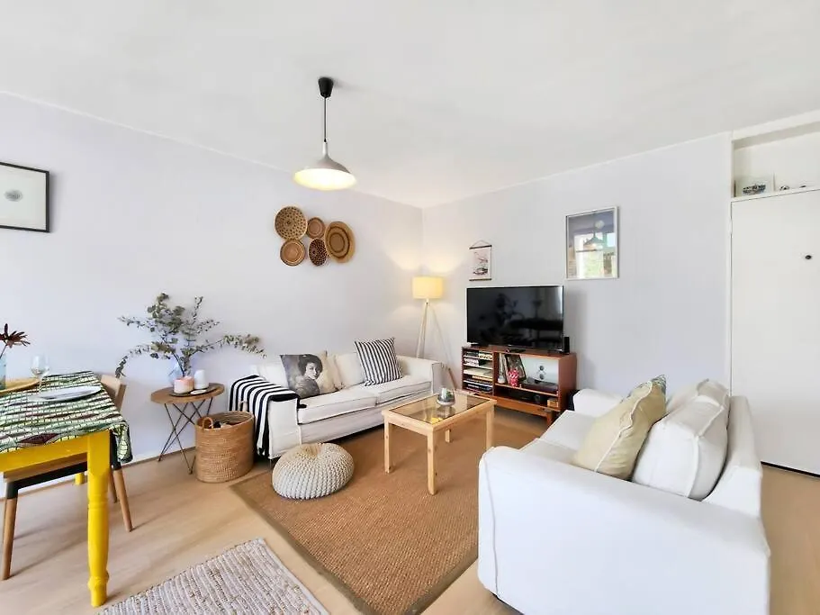 Apartment Arty, Bright,Central Spot For Couples-Wifi,Parking Cape Town
