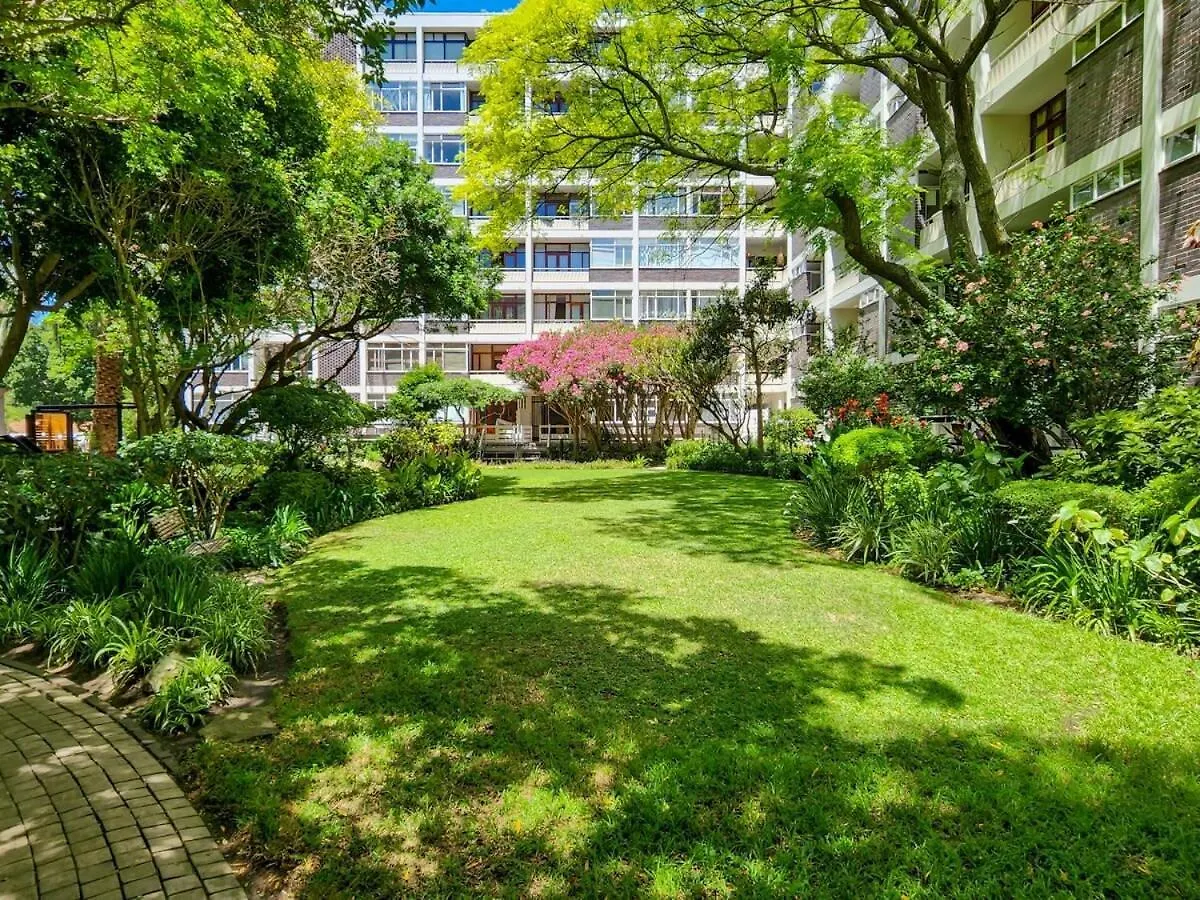 Arty, Bright,Central Spot For Couples-Wifi,Parking Cape Town 0*,