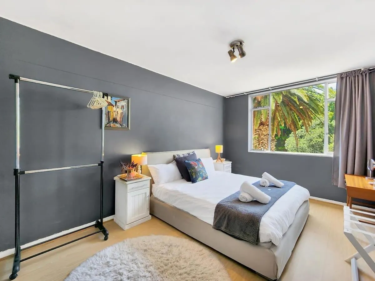 Arty, Bright,Central Spot For Couples-Wifi,Parking Cape Town 0*,