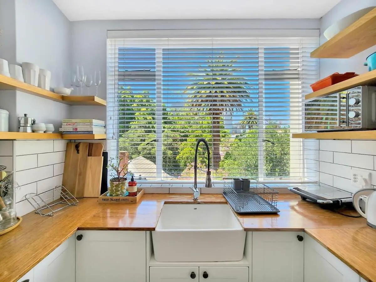 Arty, Bright,Central Spot For Couples-Wifi,Parking Cape Town South Africa